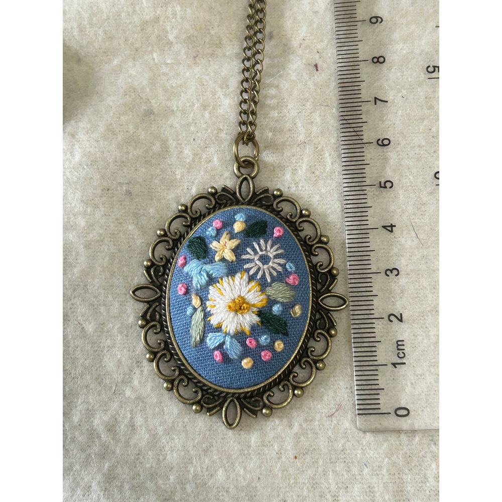 Hand-stitched Blue & Cream Floral Bouquet Embroidery Pendant Necklace - Picture 2 of 2